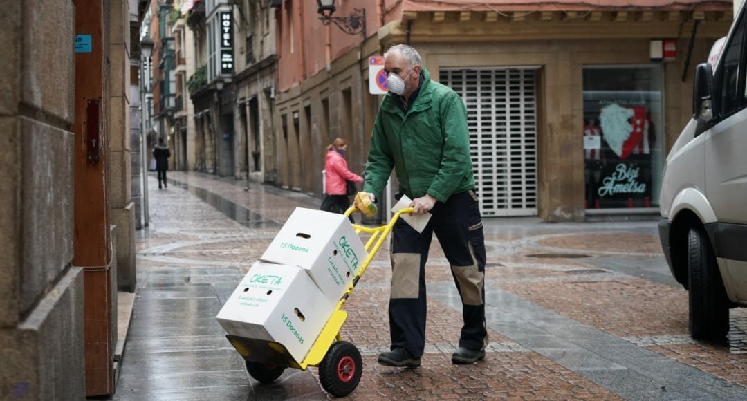 Fallecen por la pandemia 153 personas menores de 60 años en Euskadi, el 3,5% del total