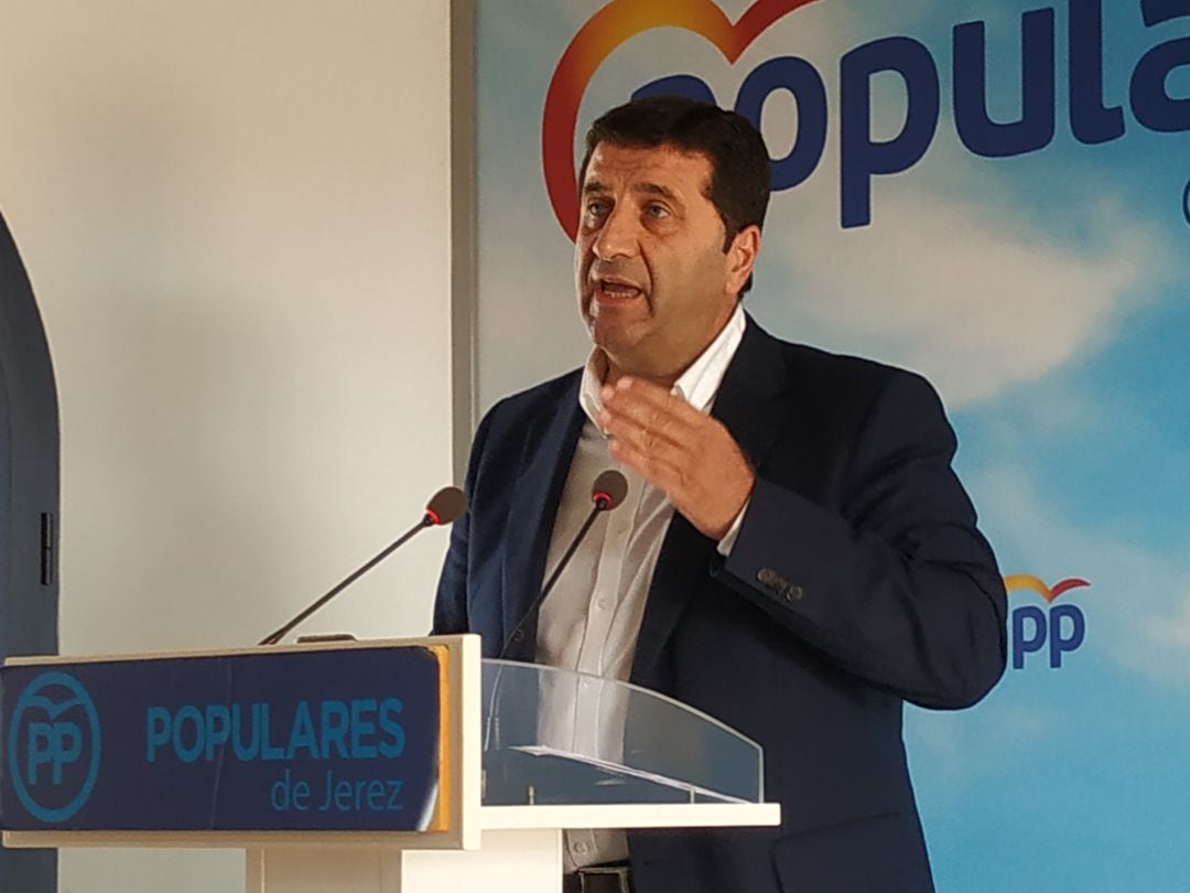 Ignacio Martínez, concejal del Partido Popular, en rueda de prensa