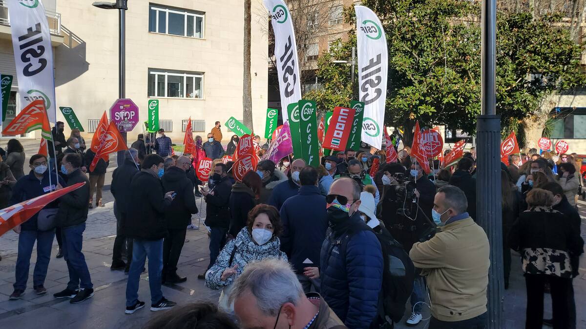 Trabajadores de Atento salen a la calle para manifestarse contra el ERE planteado por la empresa