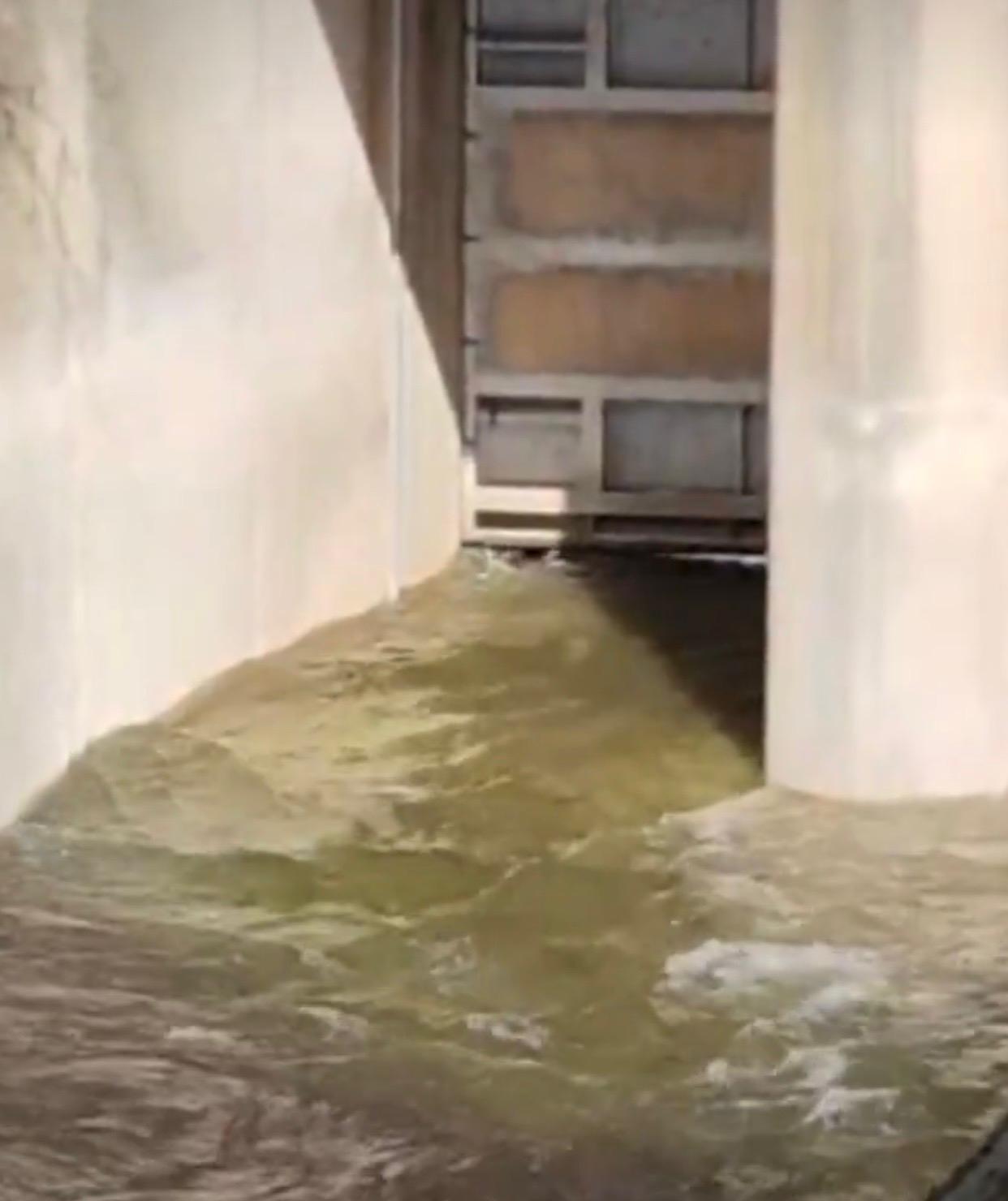 Compuerta del canal de Entrepeñas a Buendía