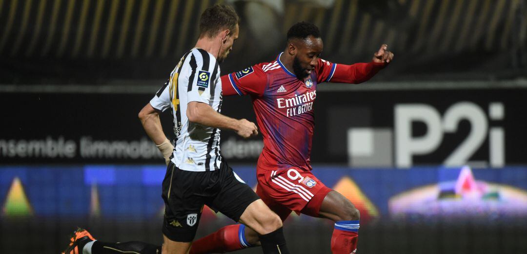 Moussa Dembélé, durante un partido de la presente temporada con el Lyon