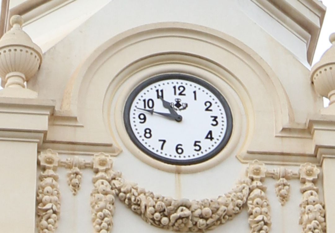 Reloj de la puerta del Sol de Castelló