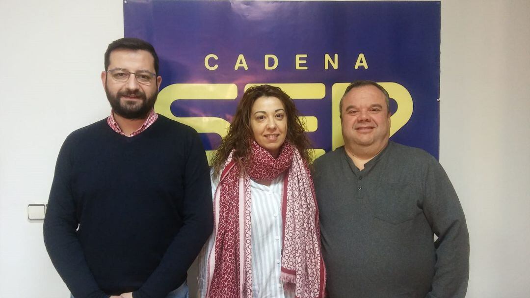 Miembros del equipo de gobierno de Motilla hablan de los carnavales y de los actos del día de la Mujer. 