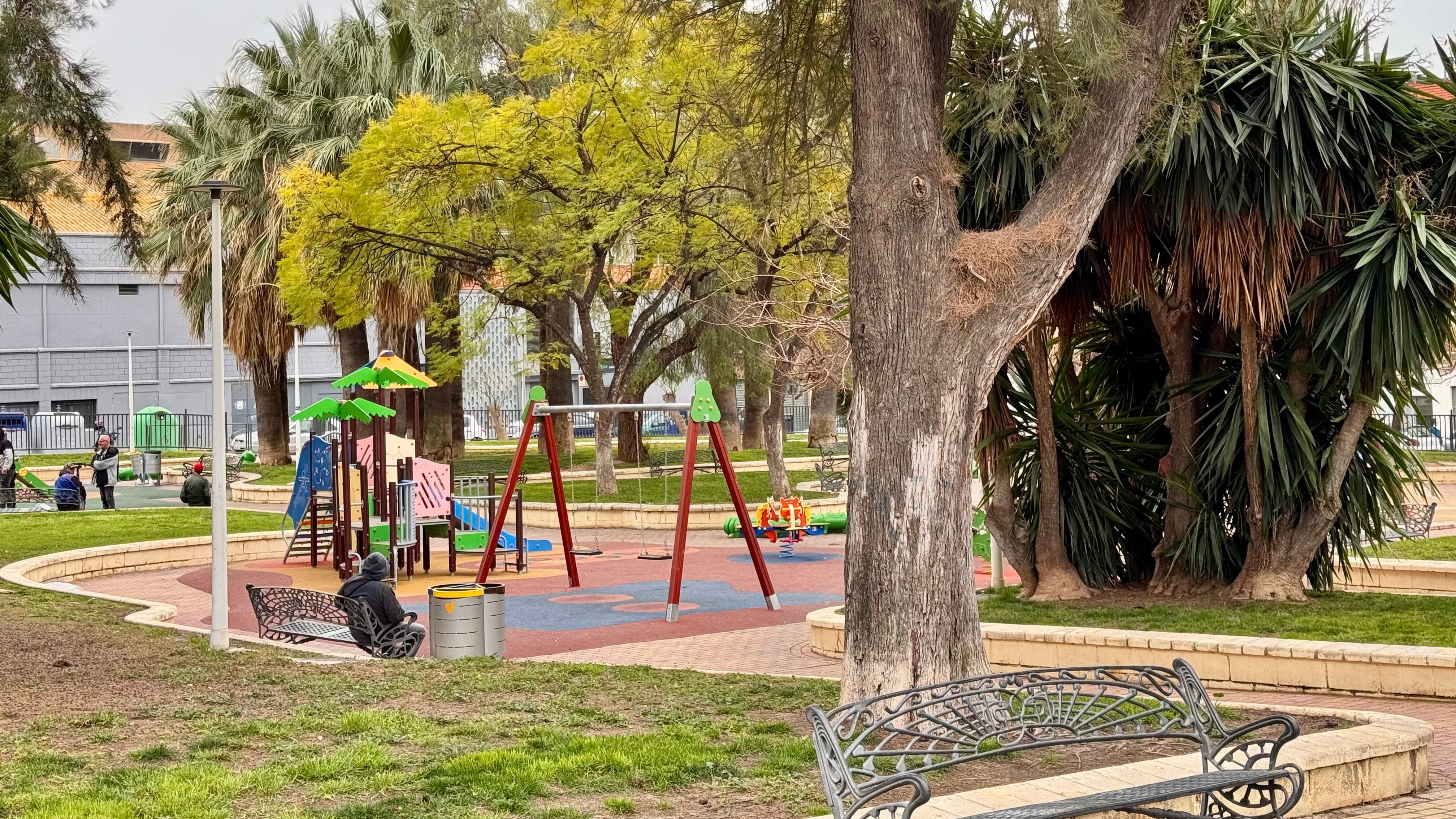 Los vecinos del barrio Las 300 de Elda reclaman medidas en materia de seguridad ciudadana y ponen el foco en el entorno del parque