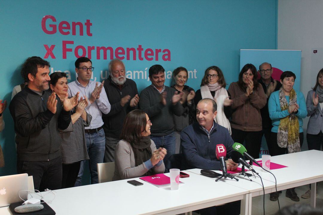 El momento en que Jaume Ferrer ha hecho el anuncio a la militancia de su partido