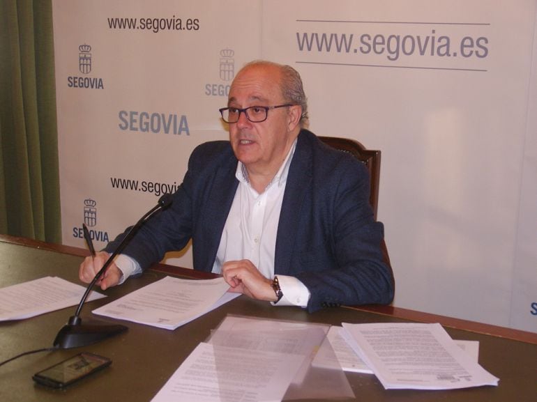 Alfonso Reguera, portavoz del Grupo Socialista del Ayuntamiento de Segovia, habla de los asuntos del pleno del consistorio.