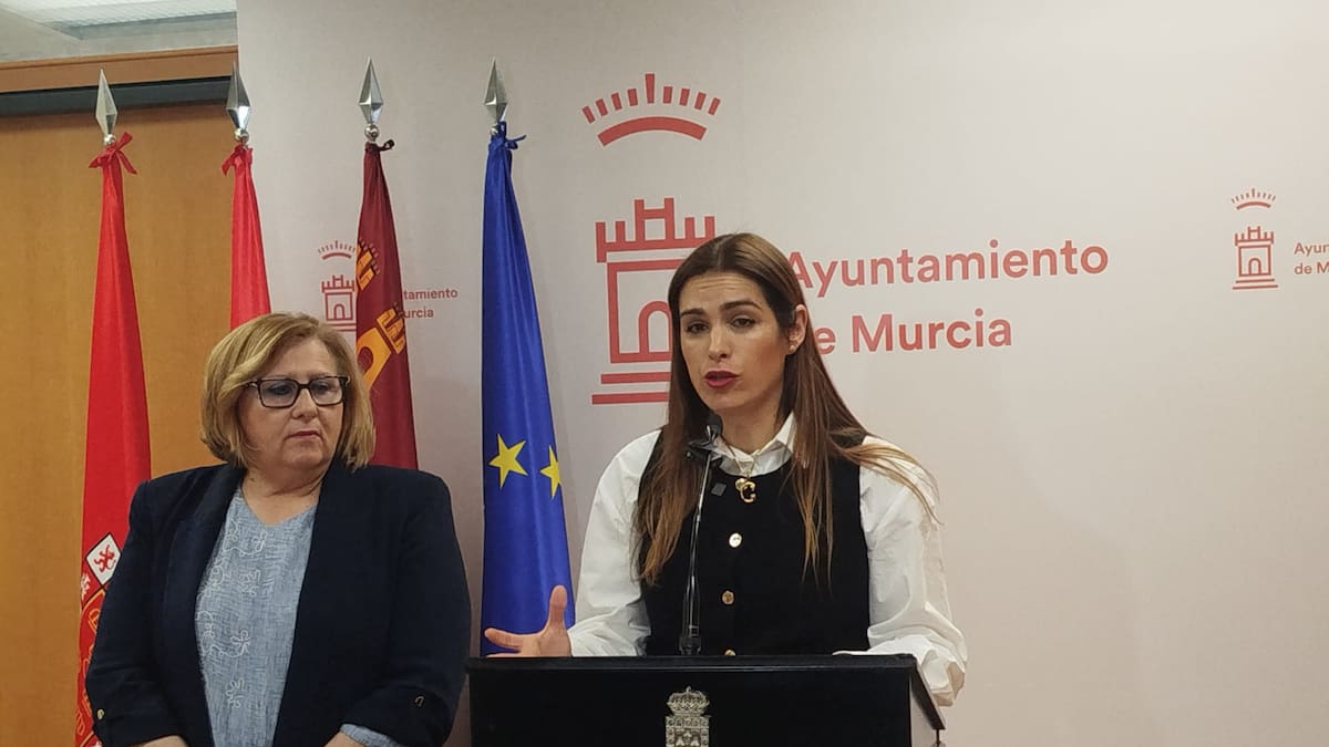 El PSOE de Murcia denuncia el colapso del servicio municipal de recogida de enseres