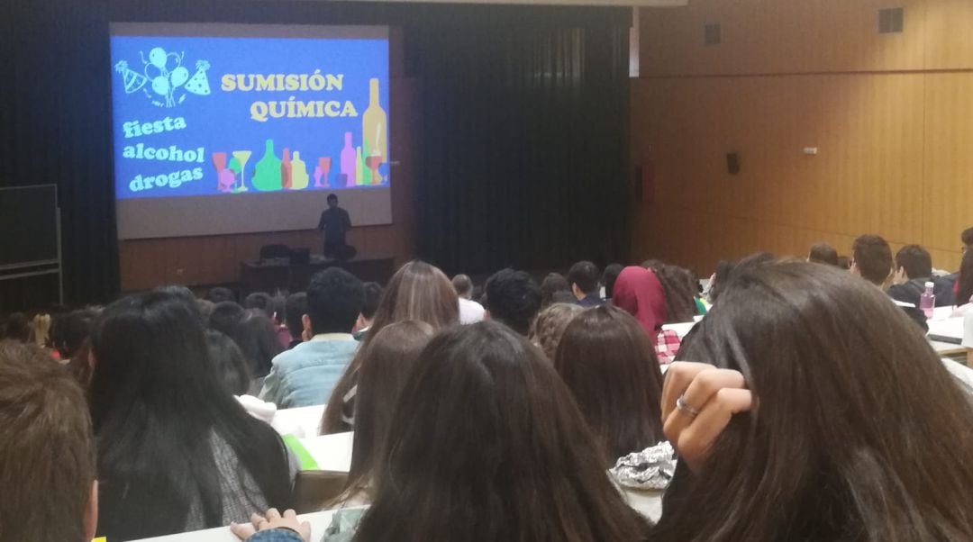 Imagen de unos de los talleres llevados a cabo. 