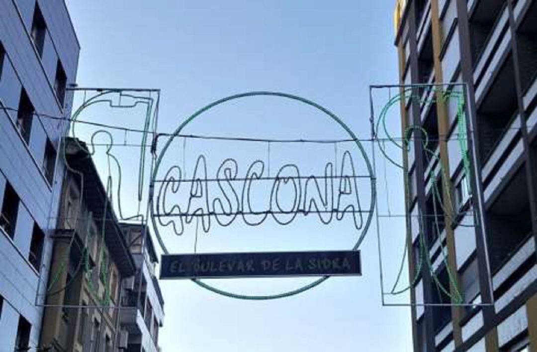 La Asociación de vecinos de Gascona denunciará al Ayuntamiento de Oviedo por el letrero luminoso del &#039;Bulevar de la Sidra&#039; que aseguran es ilegal.