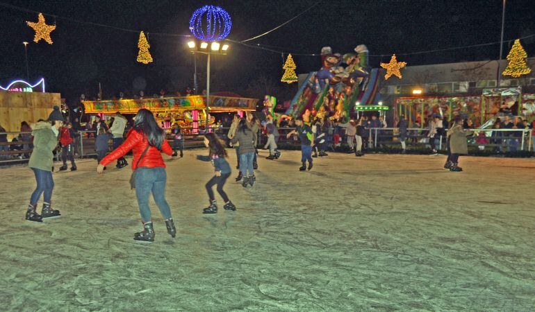 La pista de hielo regresará a la feria de Navidad de Parla