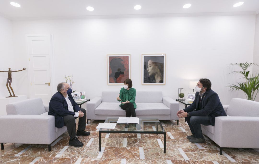 Visita del director general de Administración Local, Toni Such, a Gandia 