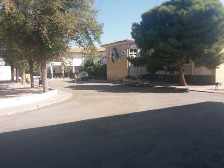 Patio de acceso al Colegio Arroquia Martínez, el que mayor número de alumnos y alumnas acoge