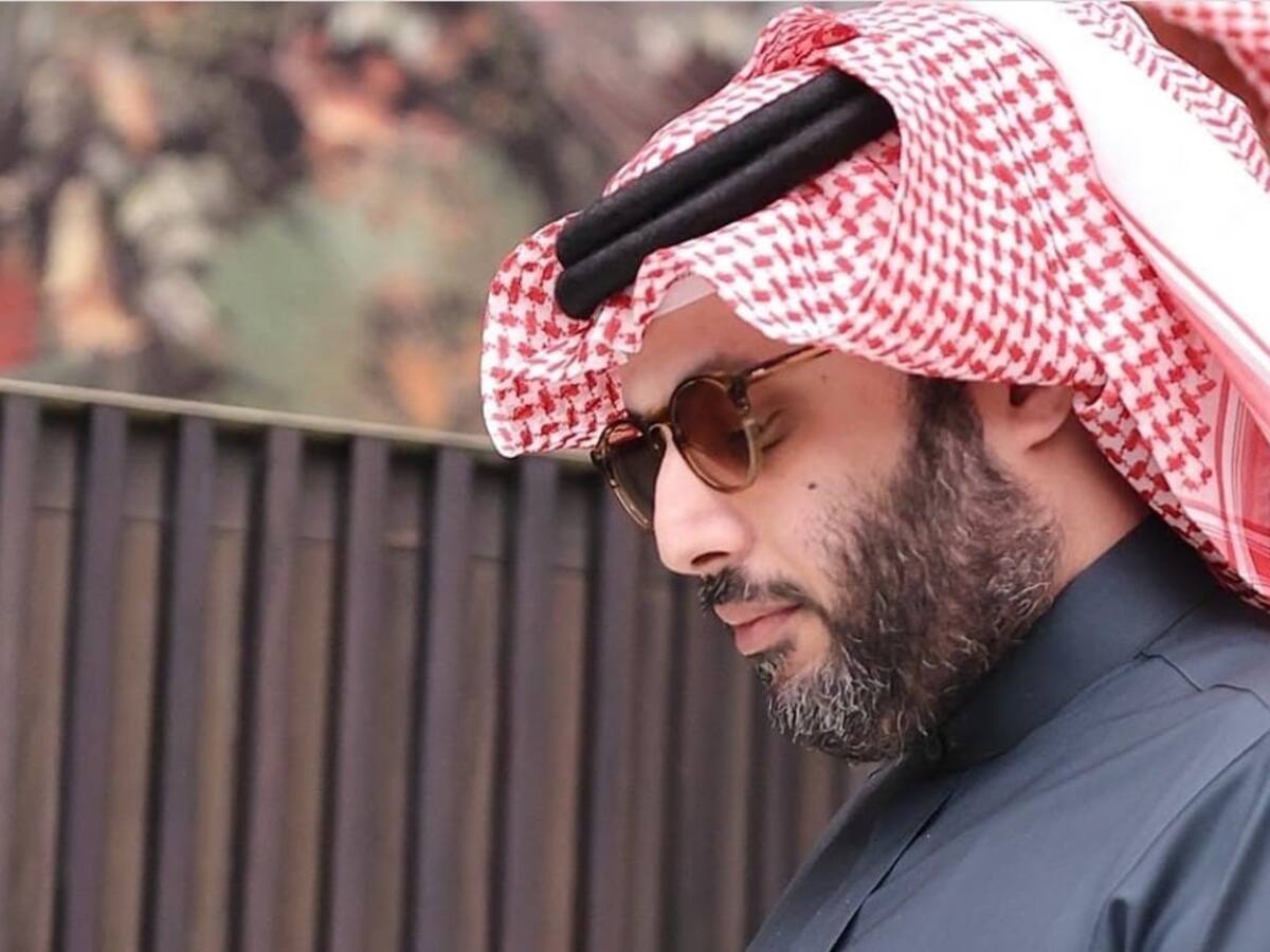 Turki guarda silencio