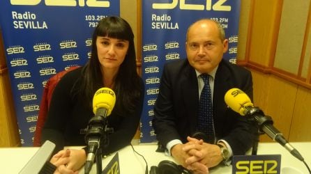 Marianela Olmedo junto a su abogado, Luis Romero