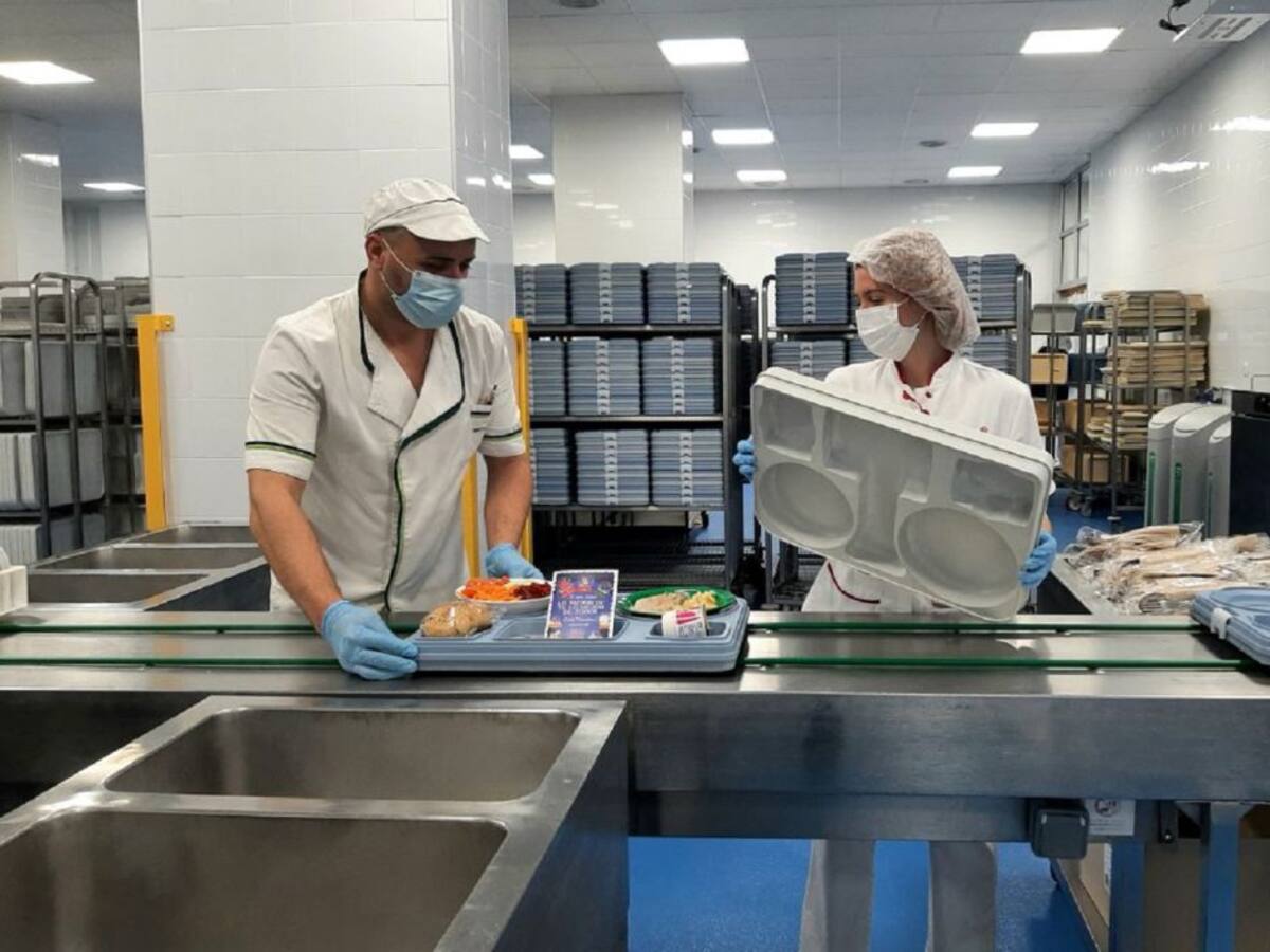 Los menús navieños llegan a los ingresados que pasarán la Navidad el hospital