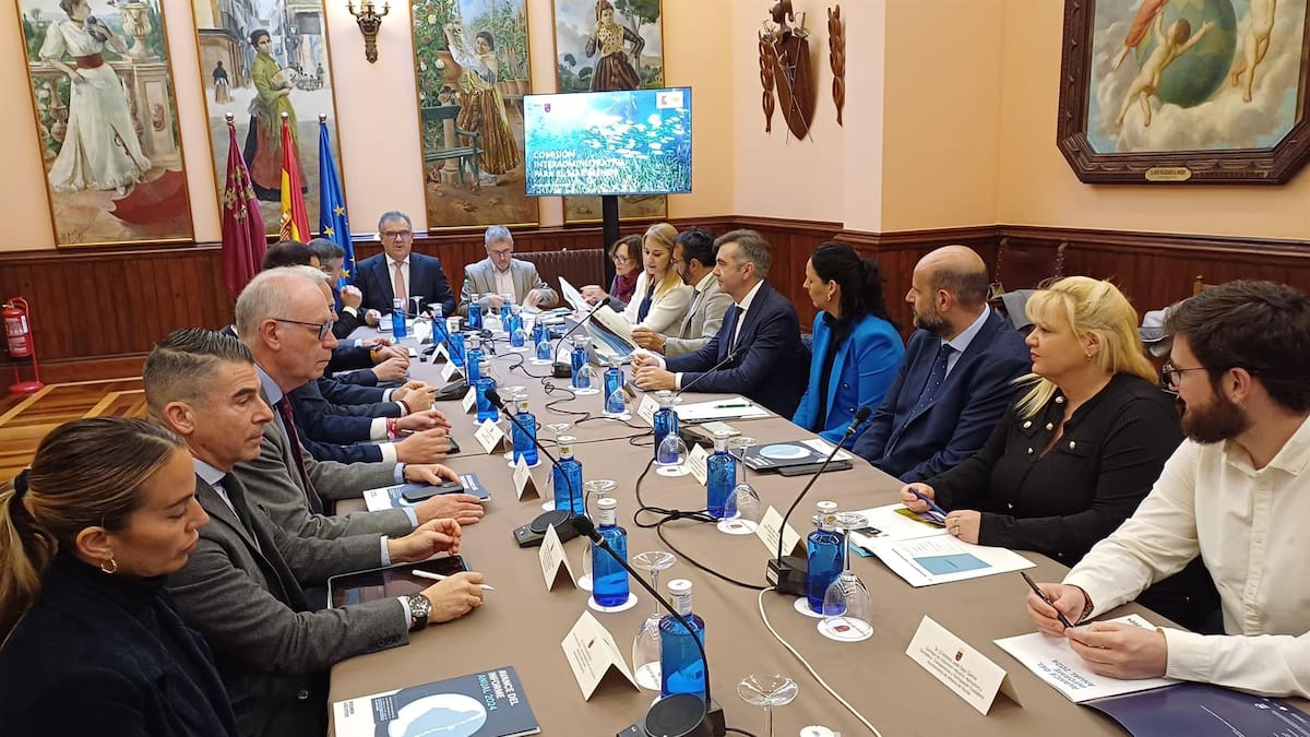 El Miteco y la Comunidad diseñan un plan para evitar la llegada de arrastres de la cuenca vertiente al Mar Menor