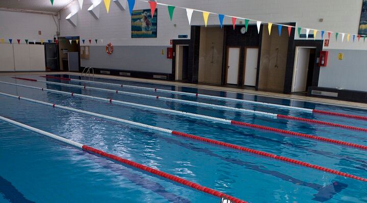 Piscina cubierta de la UA