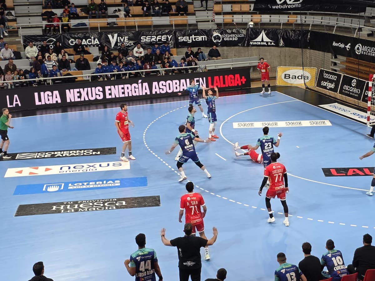 Bada Huesca sigue sin hacer los deberes con los rivales directos