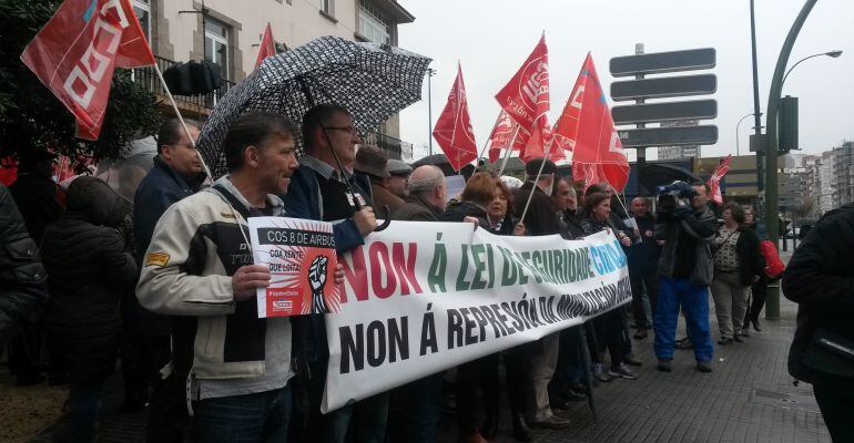 Concentración de UGT y CCOO contra la ley mordaza