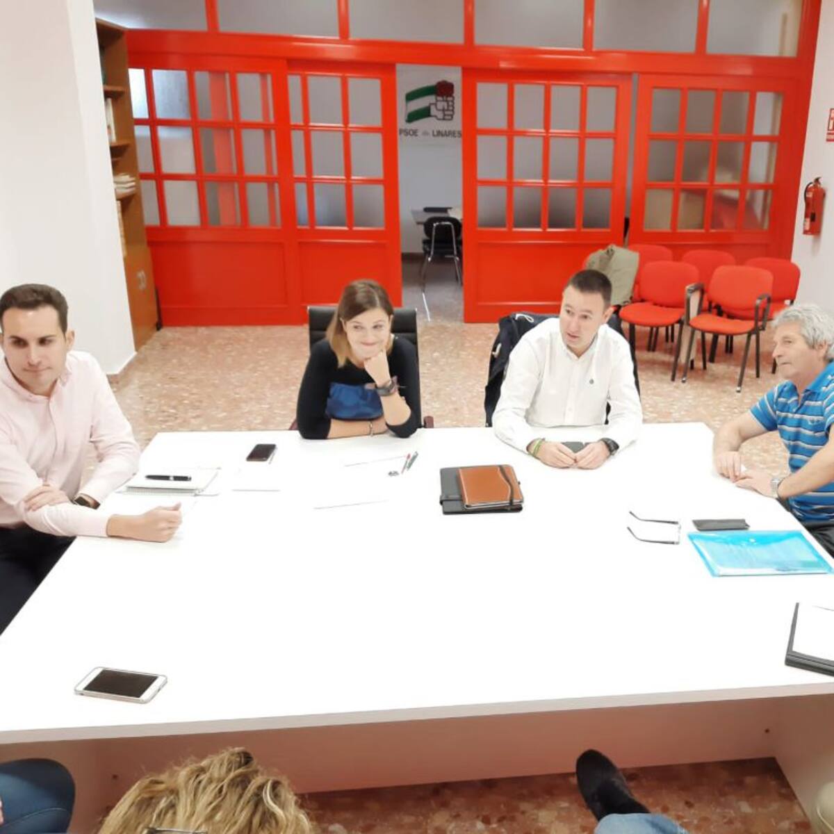 El PSOE escucha en Linares a la Plataforma en Defensa de las Pensiones