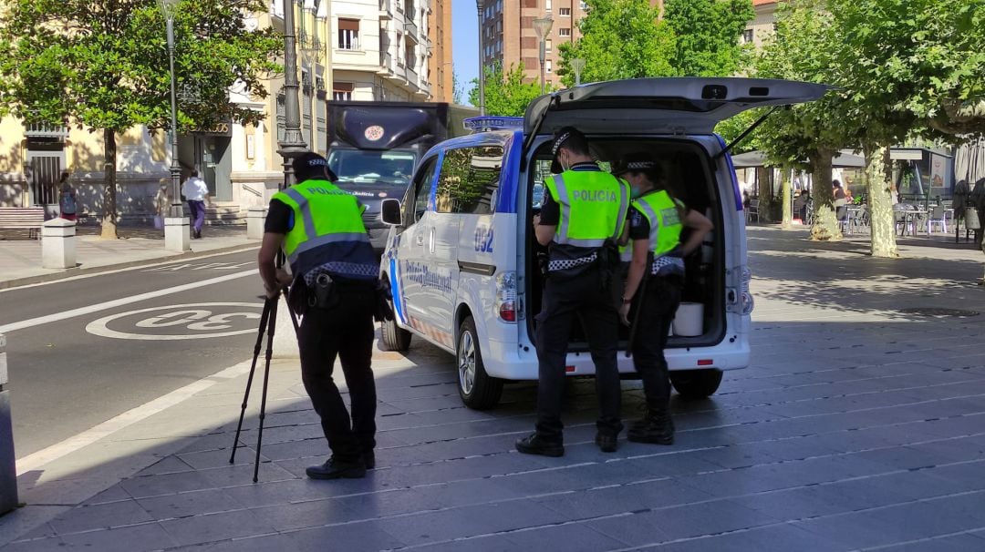 La Policía Municipal probando el nuevo sistema automático