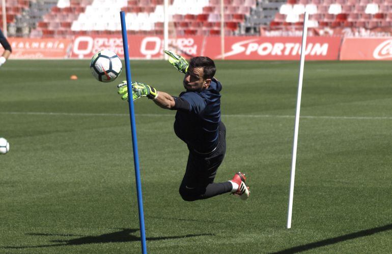 René Román entrenando en el Mediterráneo.