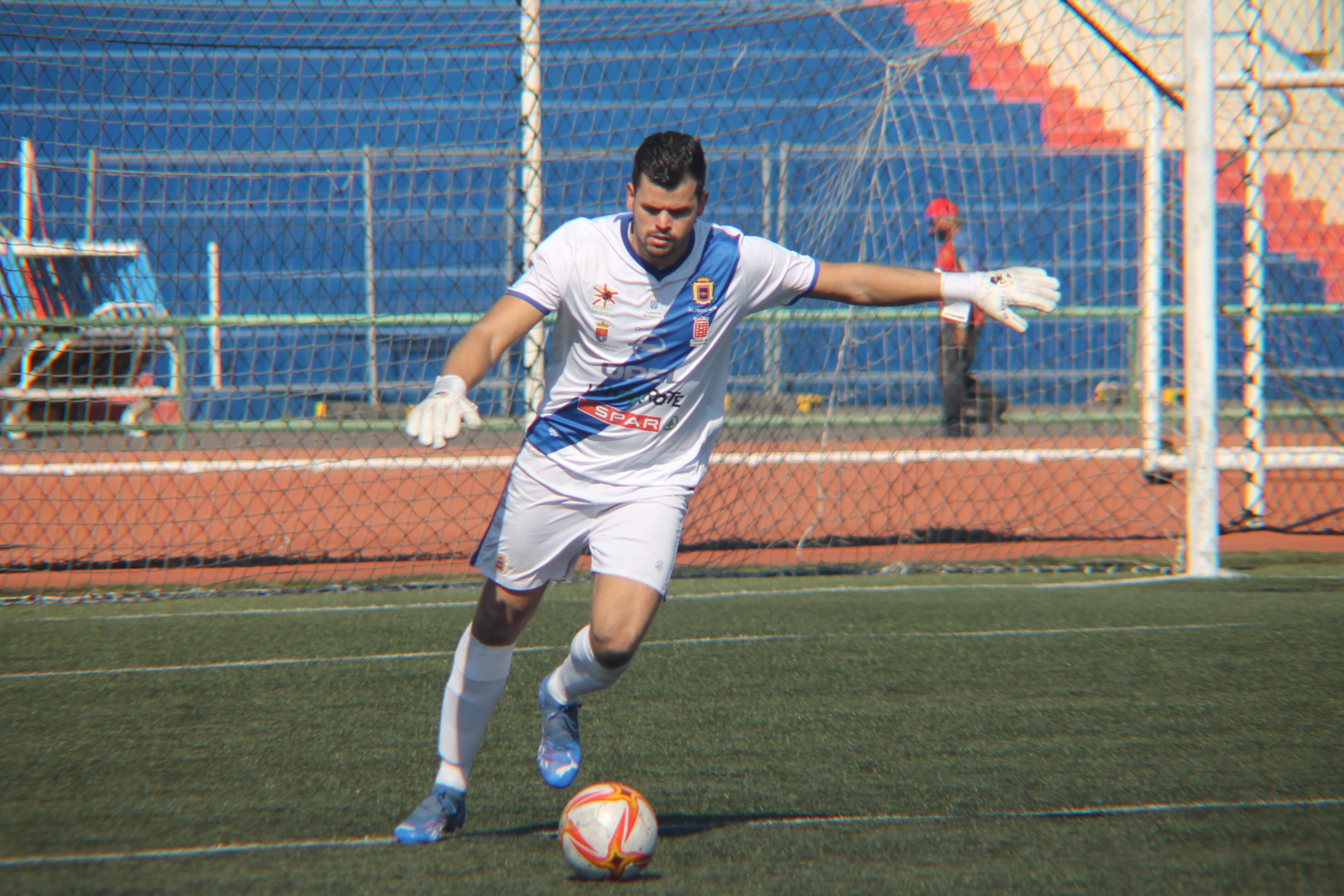 Alejandro Martín en un partido de la temporada recién terminada.