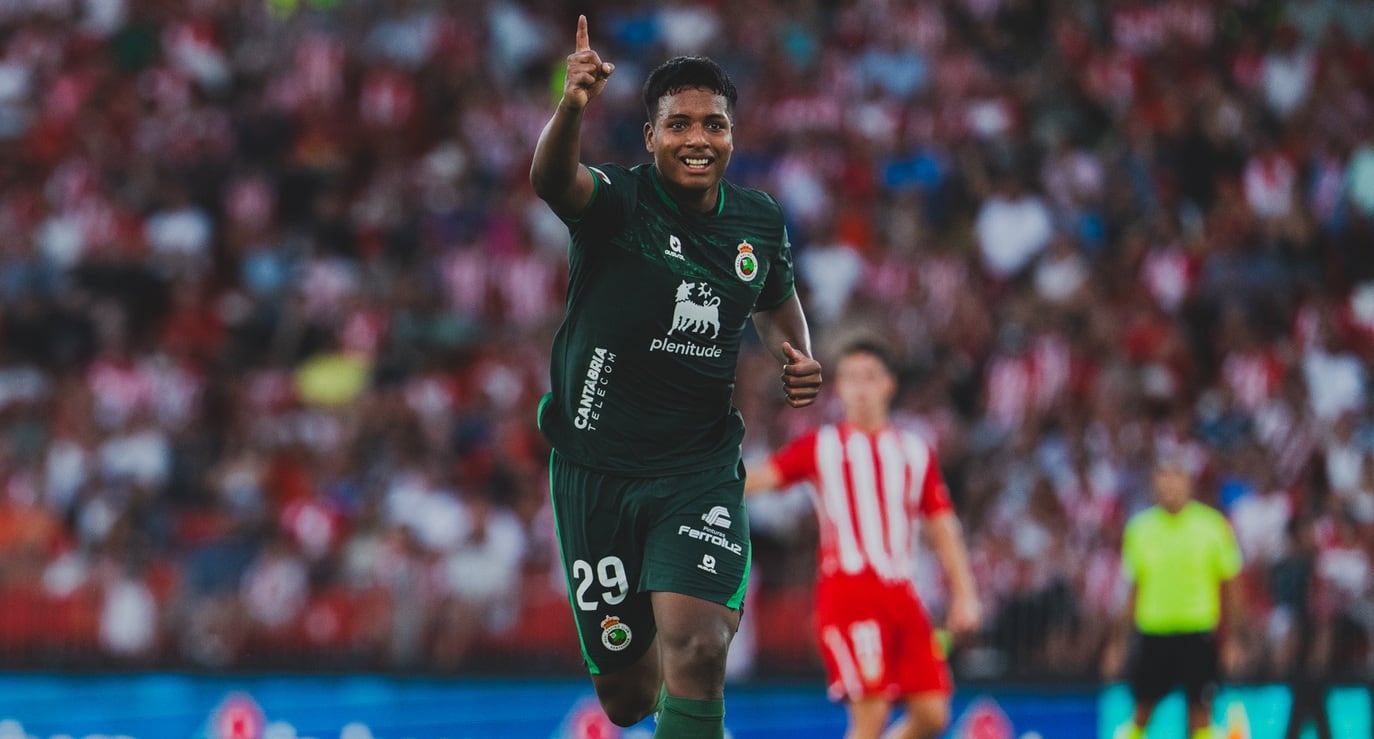 Jeremy, celebrando un gol en Almería.