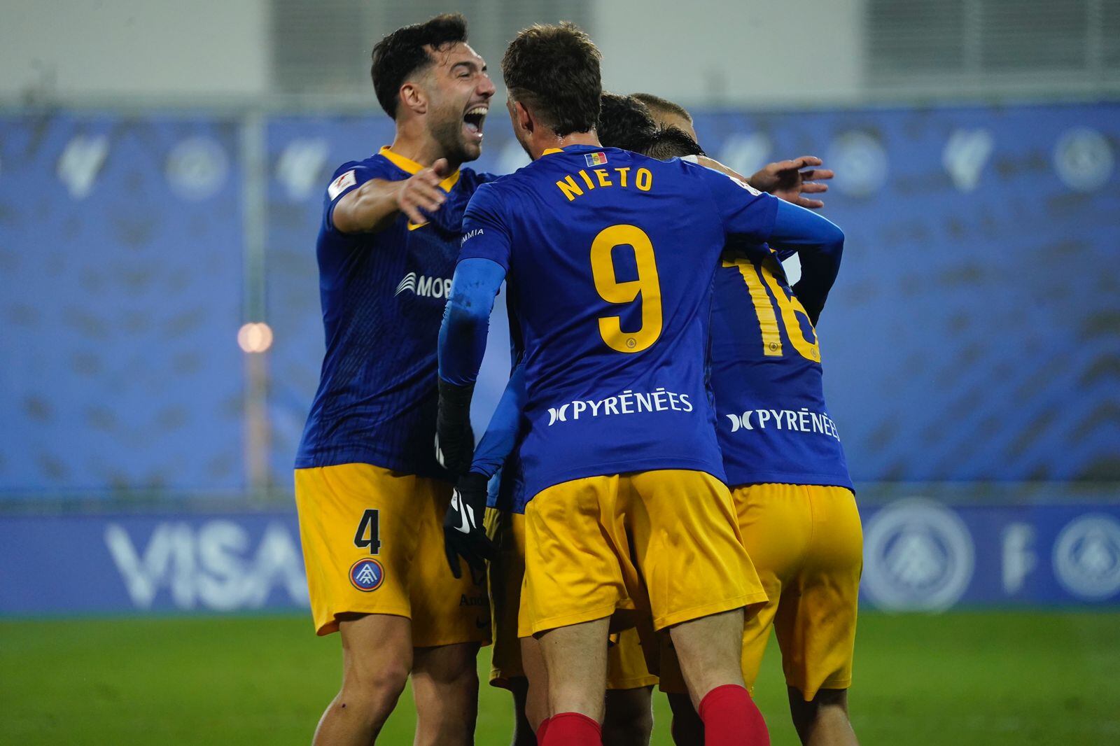 Els jugadors de l'FC Andorra celebren el triomf contra el Levante a l'Estadi Nacional el passat mes d'octubre.