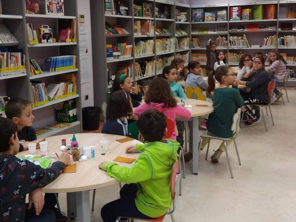 Una de las responsables de la Biblioteca Municipal de Peñafiel, Pilar González, repasa en Hoy por Hoy la actualidad del centro