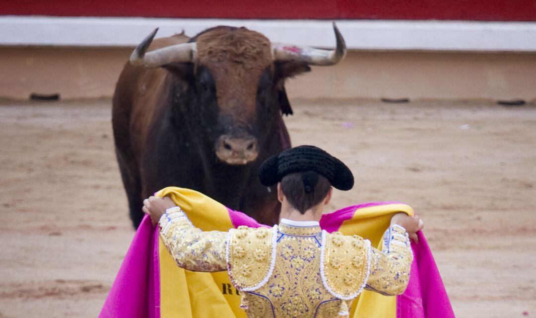 Una corrida de toros en una imagen de archivo