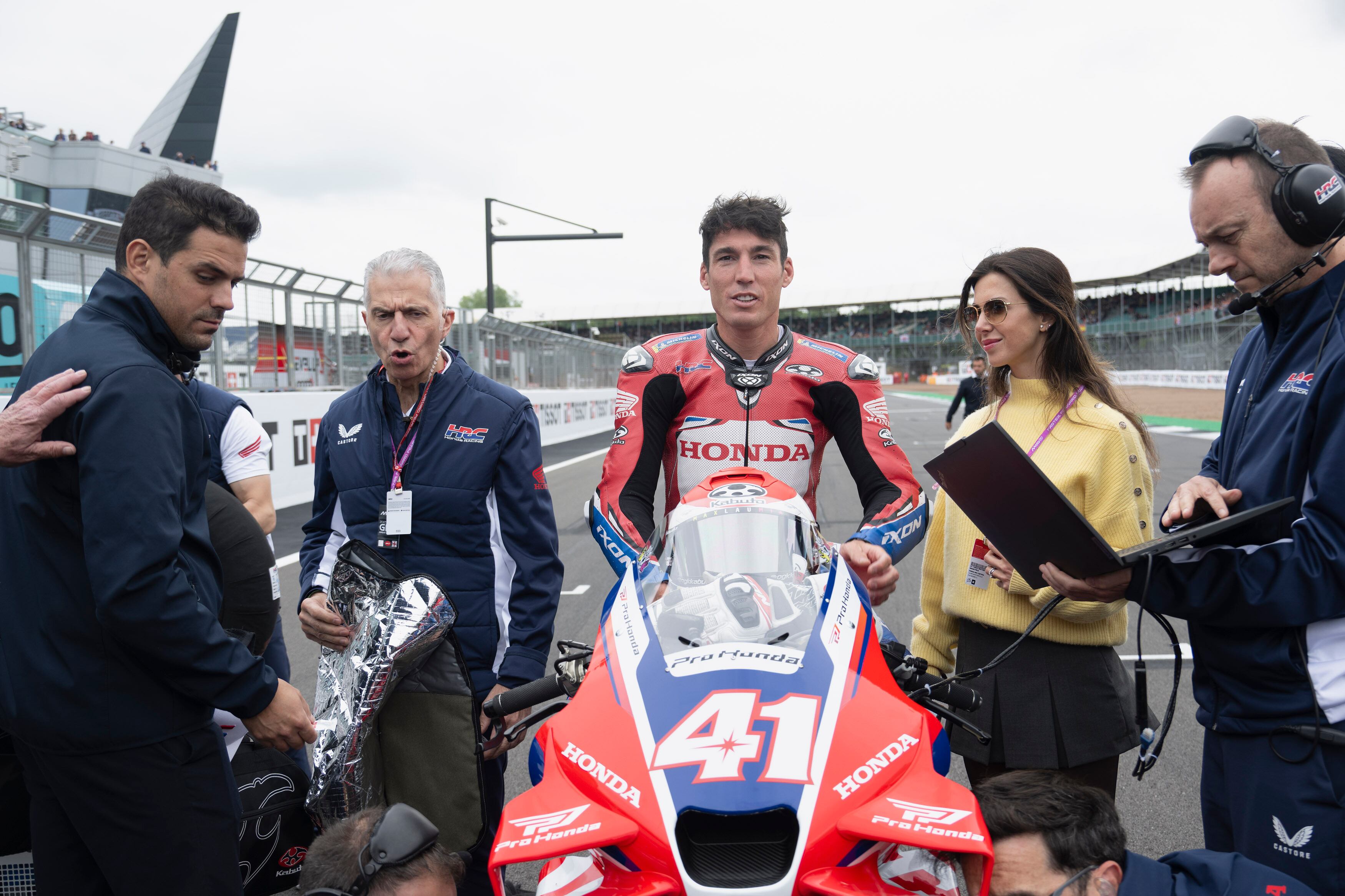 Aleix Espargaro, con la Honda durante unos test esta temporada. (Mirco Lazzari gp/Getty Images)