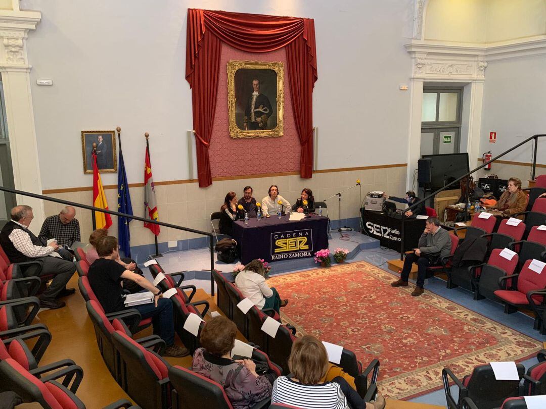 Momento del programa "Hoy por hoy Zamora" en el paraninfo del Claudio Moyano