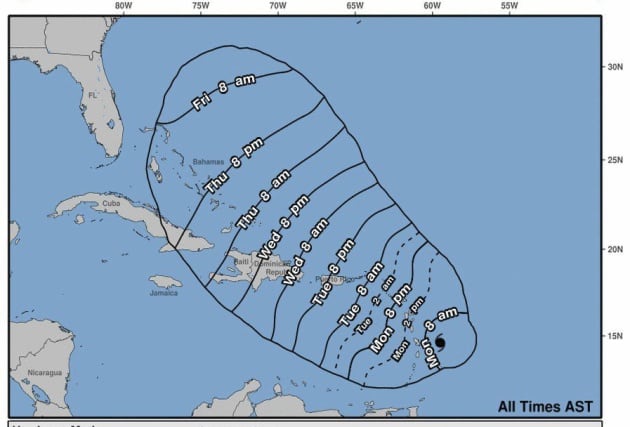 Representación artística que muestra la posible trayectoria del huracán María en el Océano Atlántico