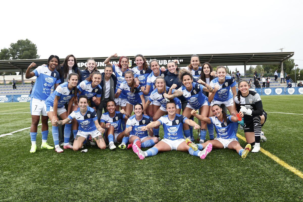 El Alhama ElPozo celebra una victoria en su estadio durante la 2024-25.