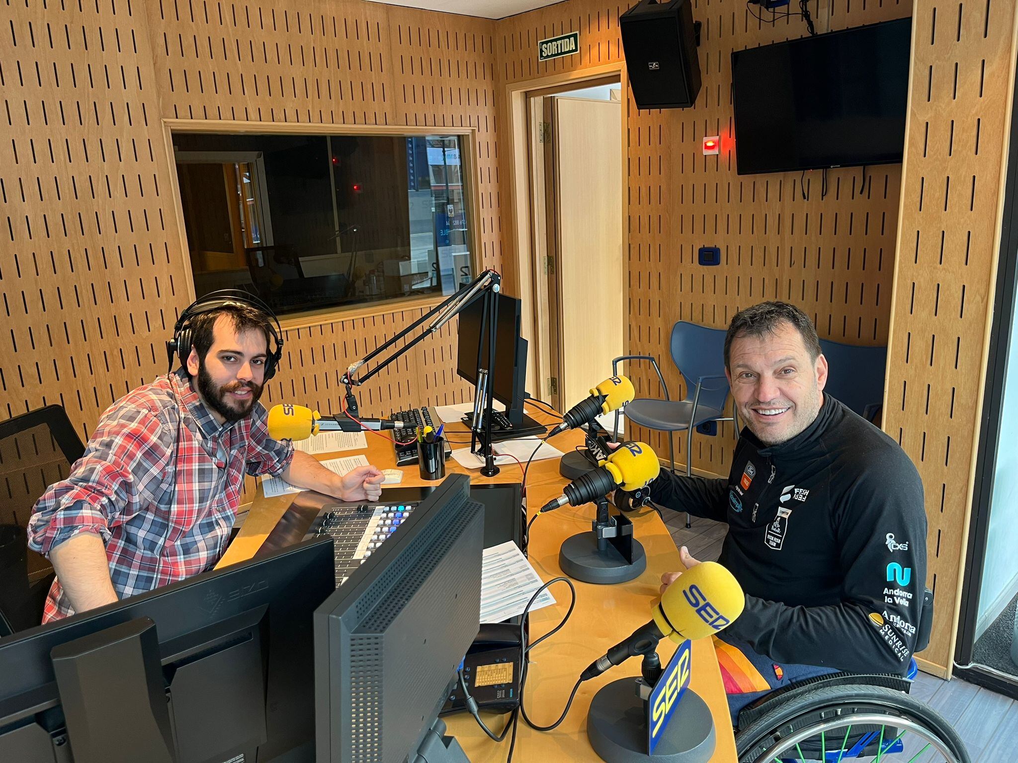 El pilot de ral·lies Albert Llovera ens relata com ha viscut aquesta edició del Dakar als estudis de SER Andorra