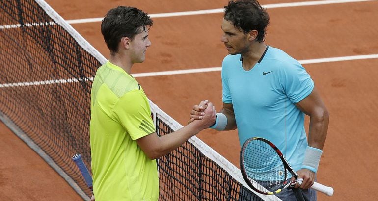 Thiem y Nadal se saludan en una edición pasada de Roland Garros