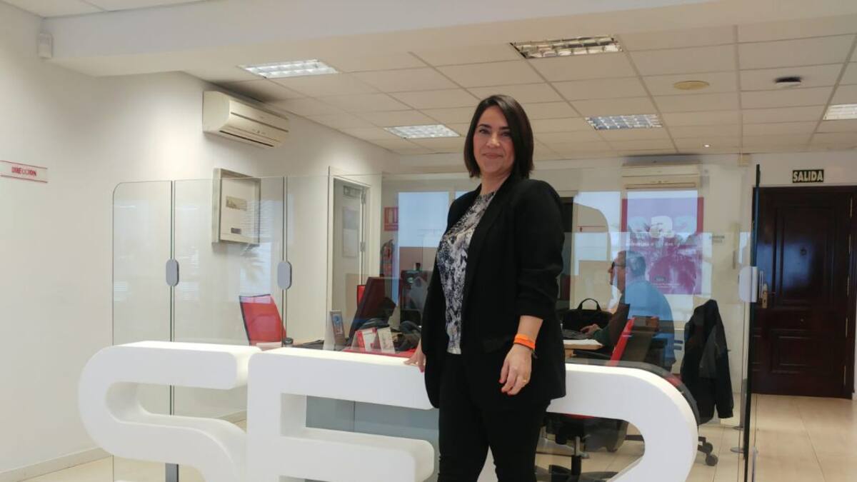 Mari Carmen Martínez: "No querer pactar con el PSOE es ser de centro"