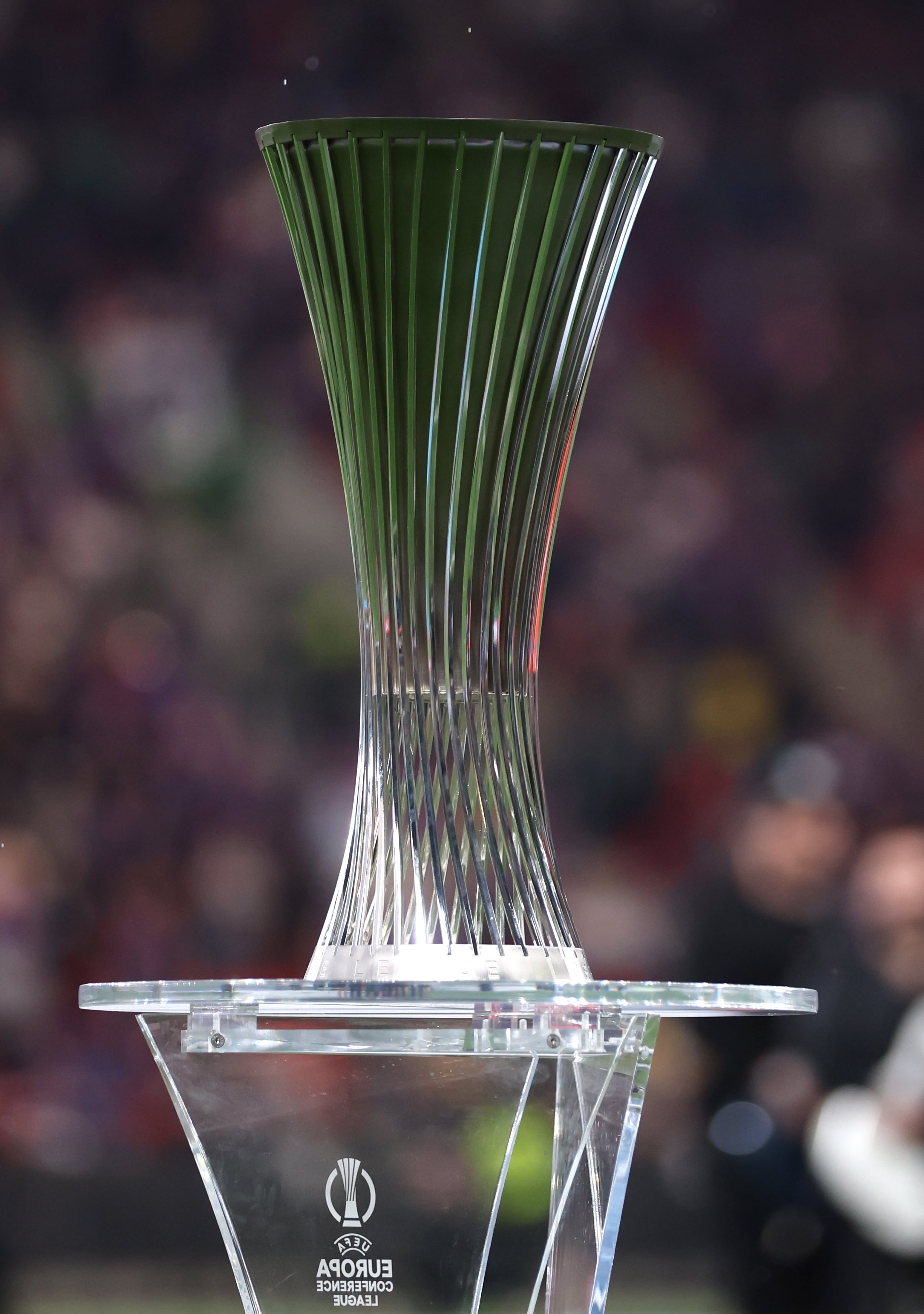 El Trofeo de la Conference League en la final disputada en Praga entre la Fiorentina y el West Ham