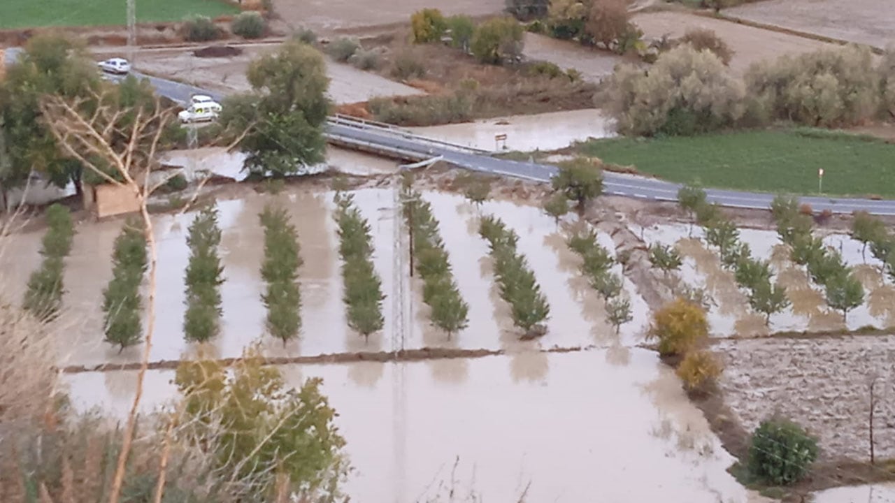 La vega de Benamaurel (Granada) anegada por el río Guardal tras la crecida por la DANA del 29 de octubre de 2024