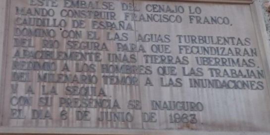 Placa retirada del pantano de Cenajo - Moratalla.