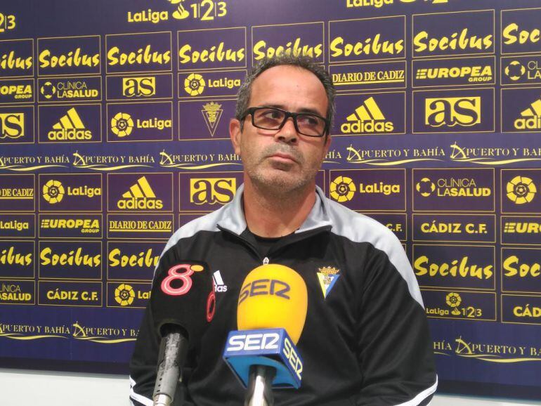 Álvaro Cervera durante la rueda de prensa de previa.