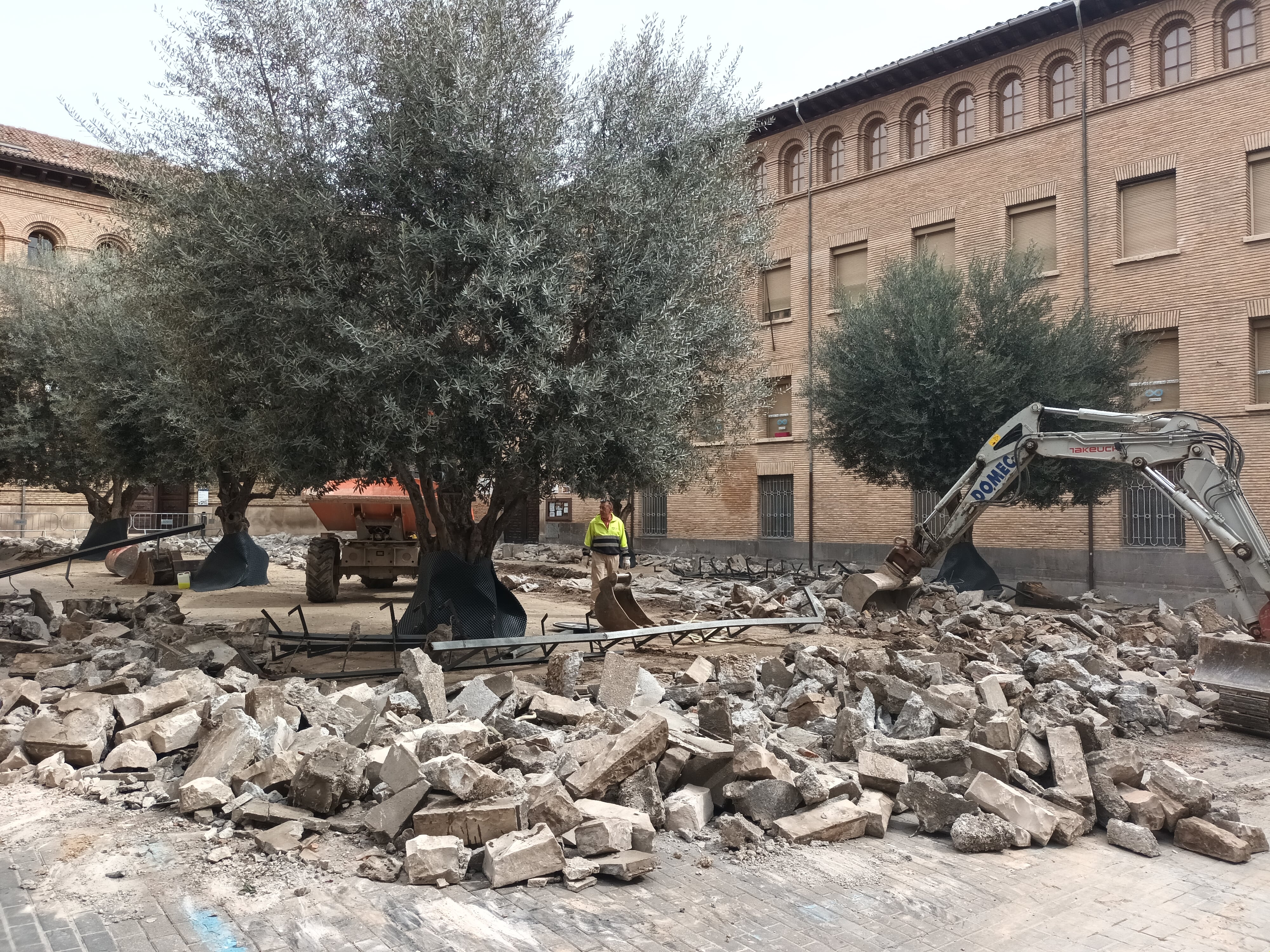 Las obras han comenzado en la Plaza de la Constitución
