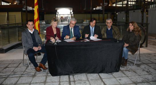 Signatura de l'acta d'ocupació.