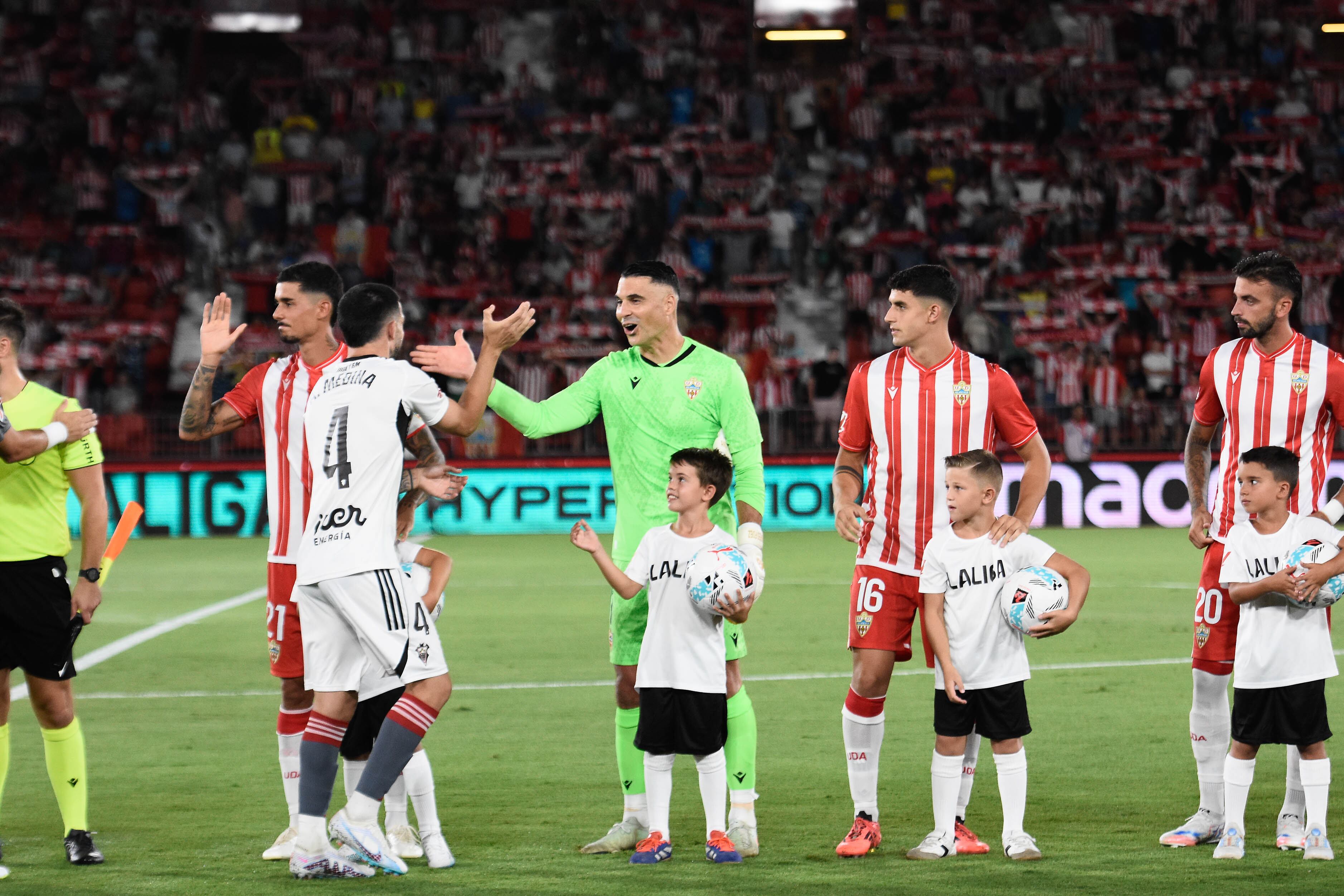 Andrés Fernández no ha tenido suerte en los dos partidos que ha jugado en casa.