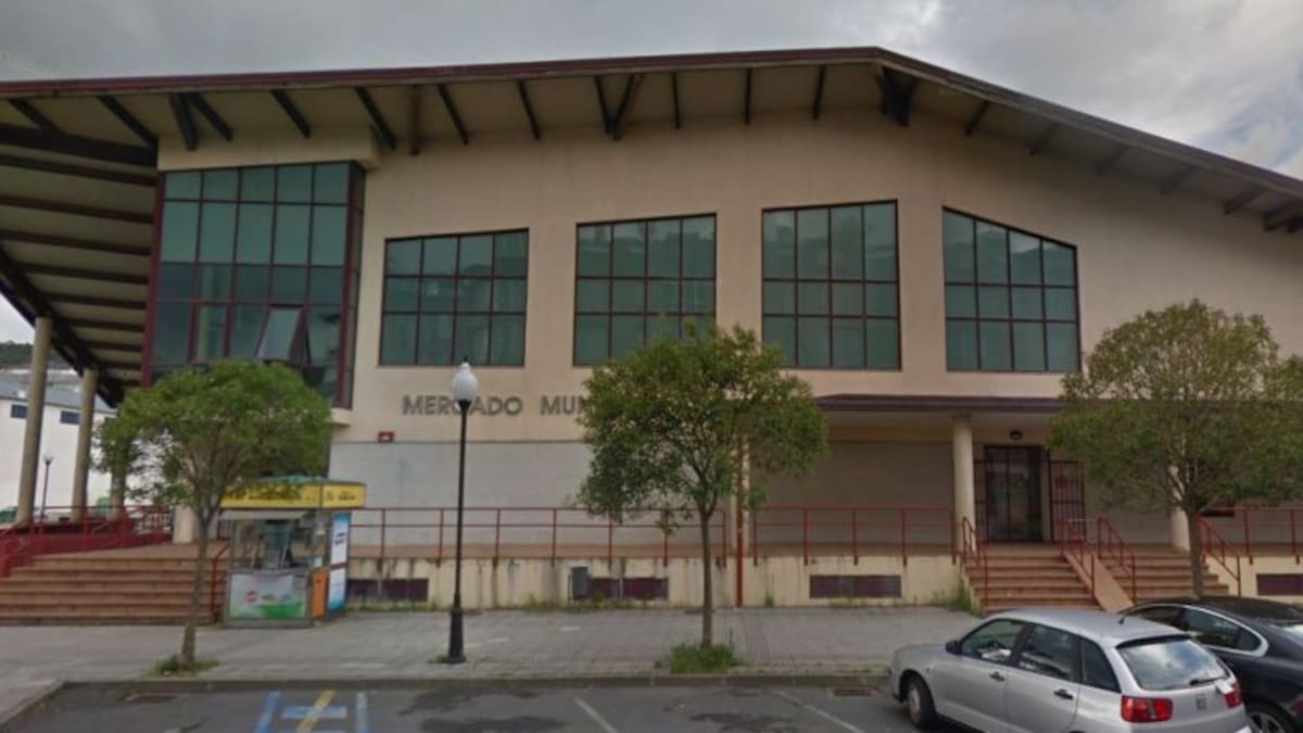 Cee busca a mellor opción para dinamizar o mercado municipal