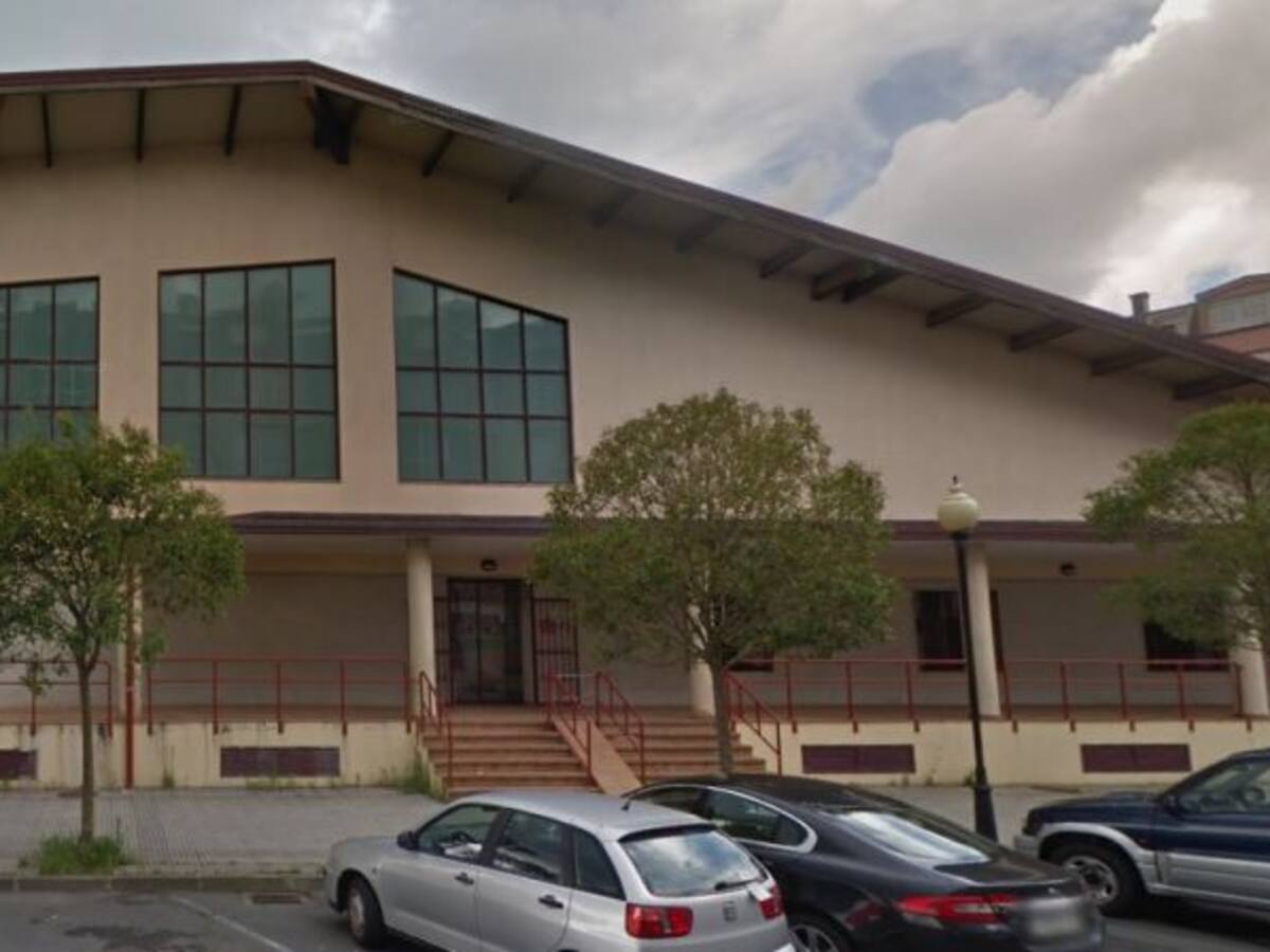 Cee busca a mellor opción para dinamizar o mercado municipal