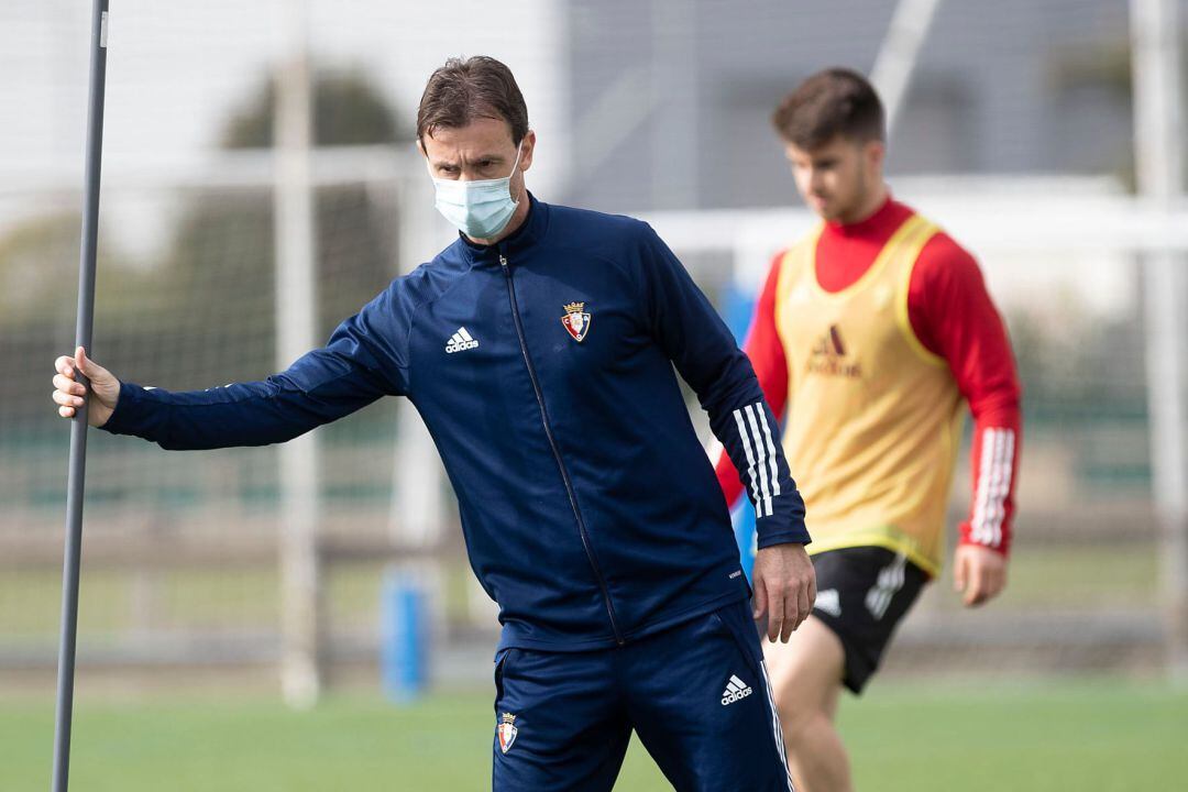 Santi Castillejo entrenador de Osasuna Promesas 