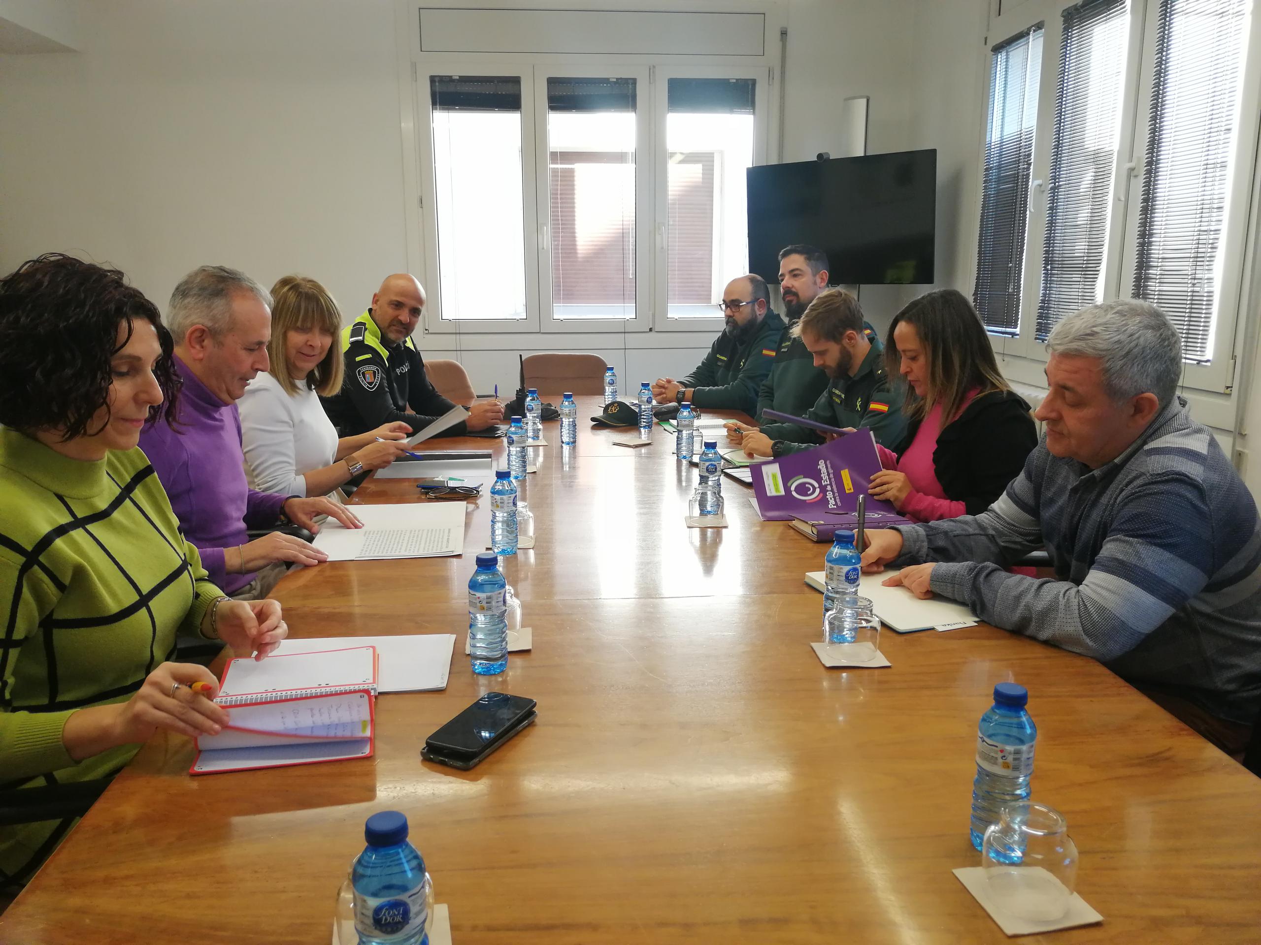 Reunión para coordinar la red de Puntos Violeta en Sabiñánigo