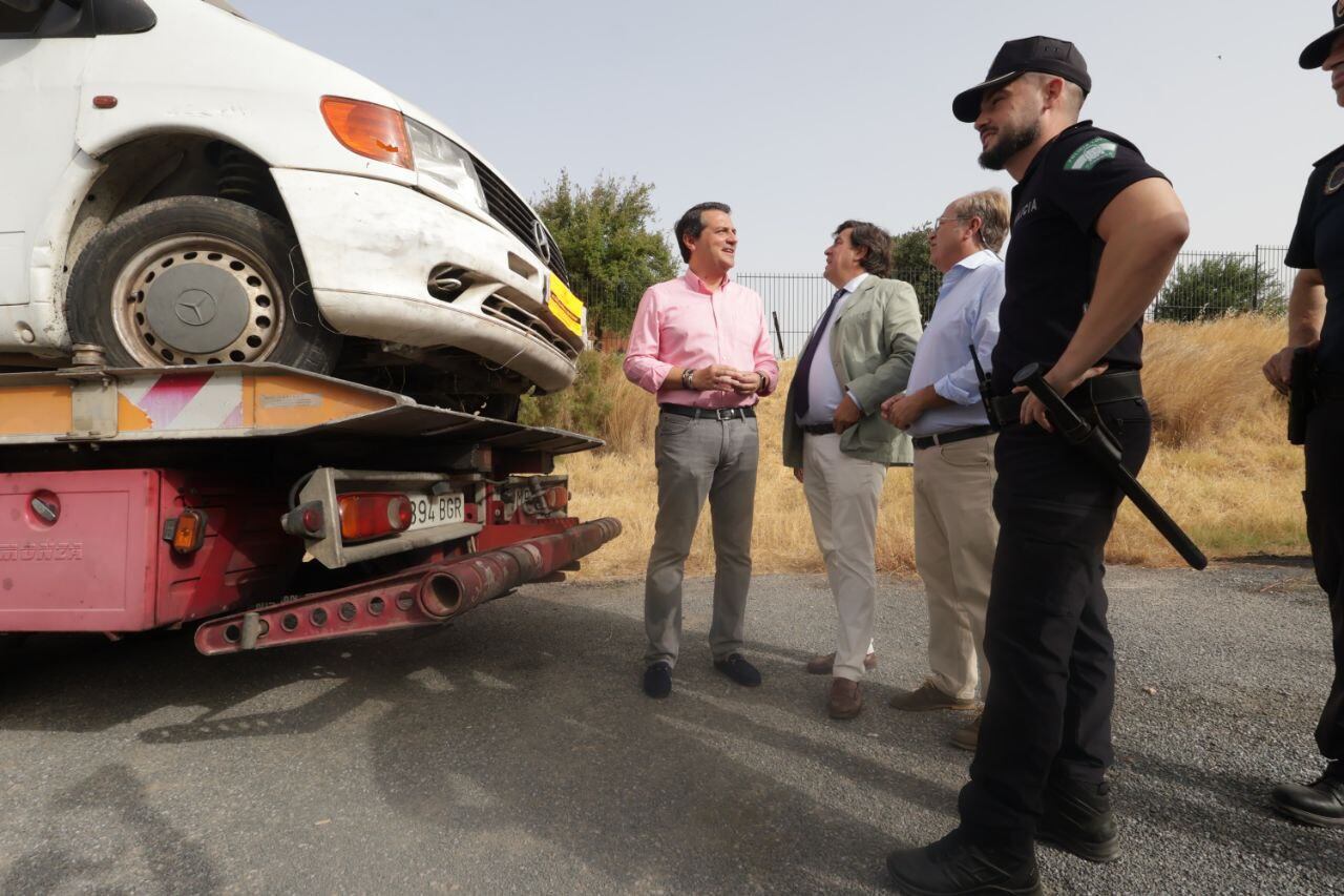 El Ayuntamiento retirará los coches abandonados en la vía pública (Prensa CCF)